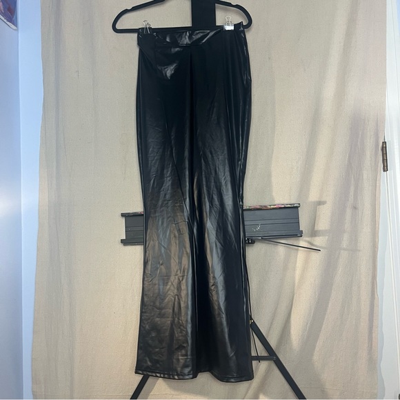 Vegan leather lace flared pants - Picture 4 of 4